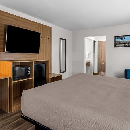 קורנליה Quality Inn מראה חיצוני תמונה
