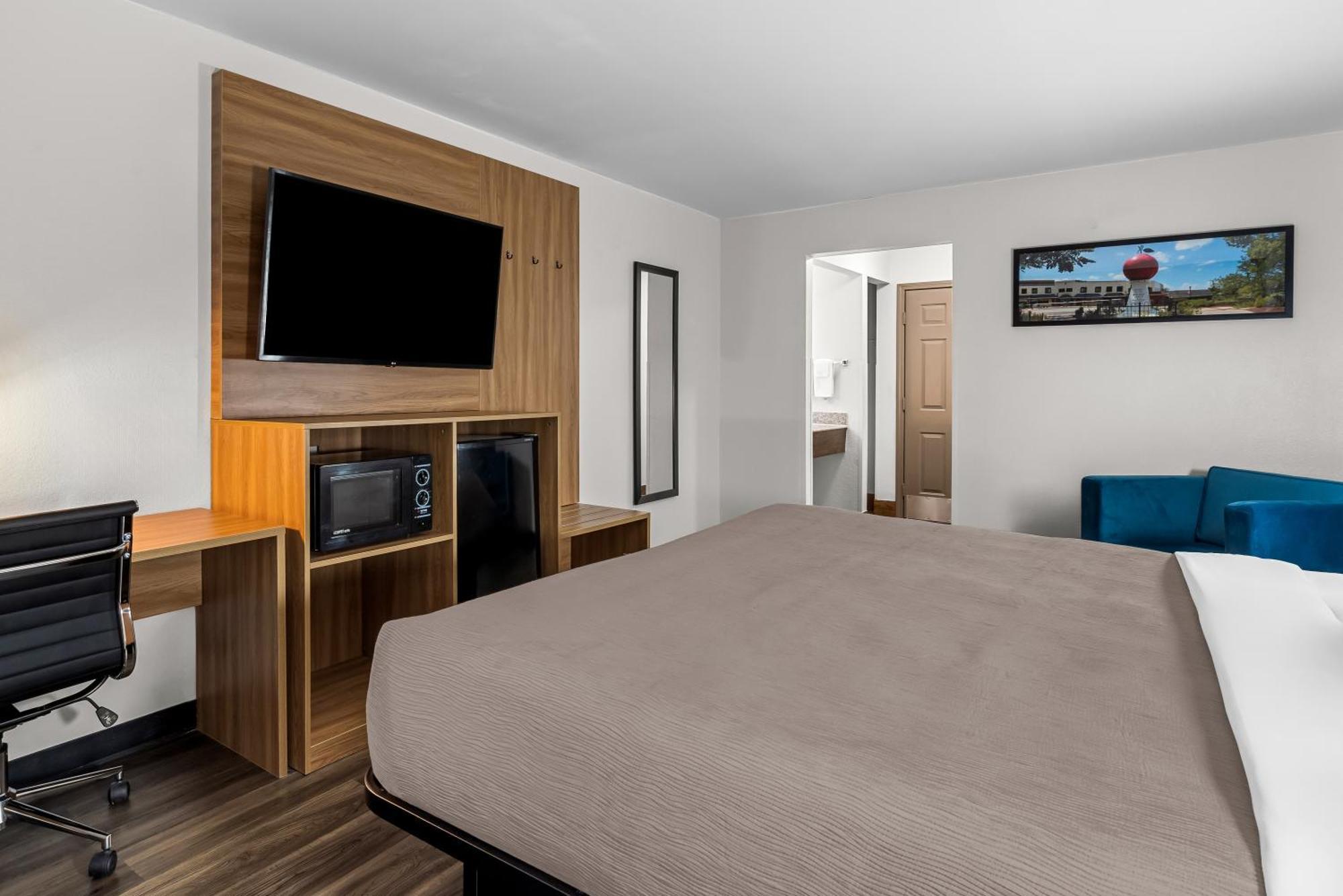 קורנליה Quality Inn מראה חיצוני תמונה