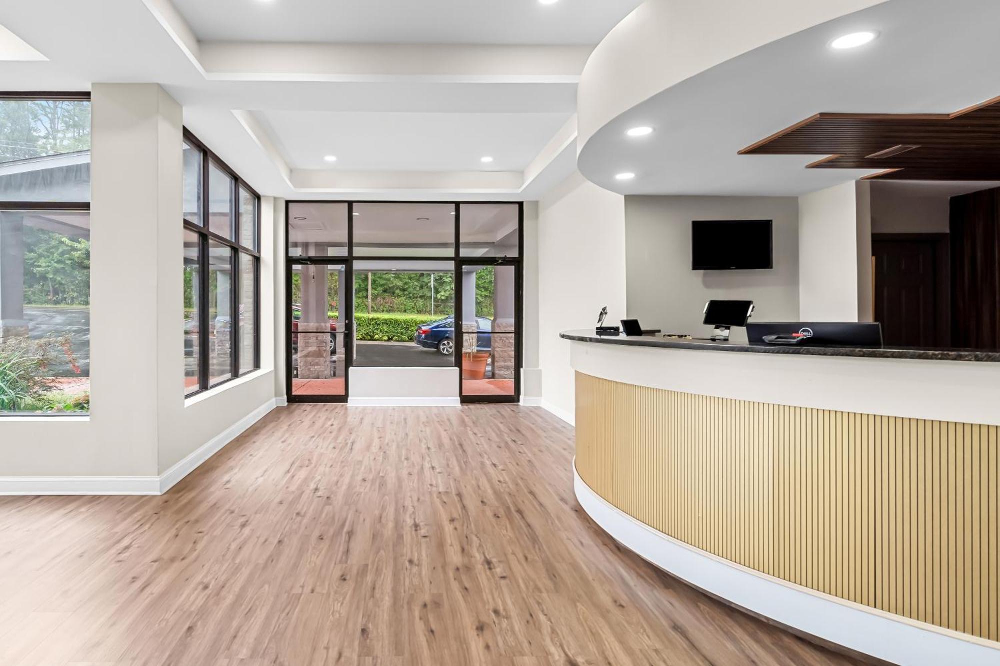 קורנליה Quality Inn מראה חיצוני תמונה