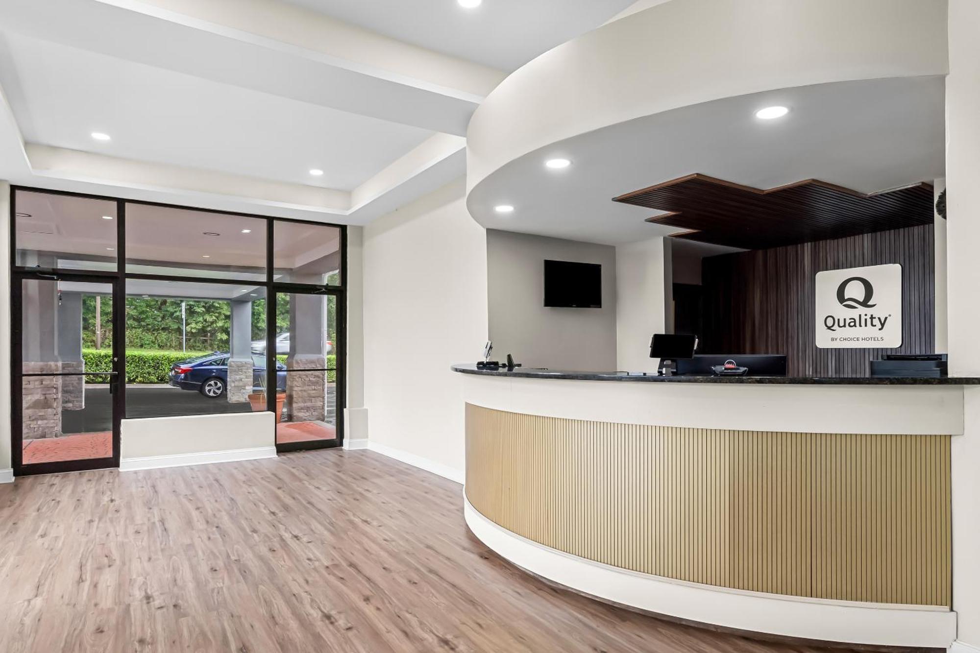 קורנליה Quality Inn מראה חיצוני תמונה